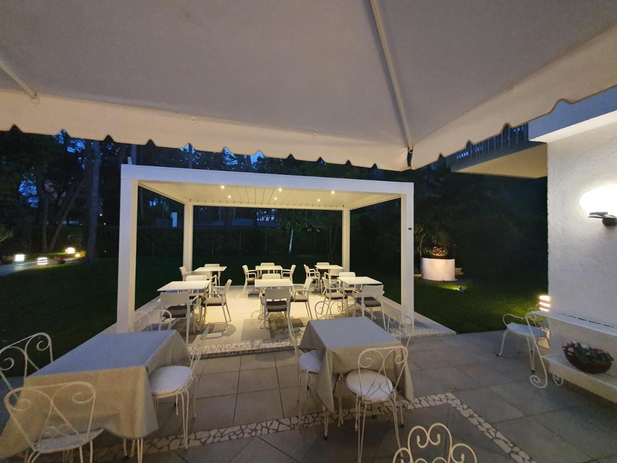 Hotel Eurovil Garni Lignano Sabbiadoro Eksteriør bilde