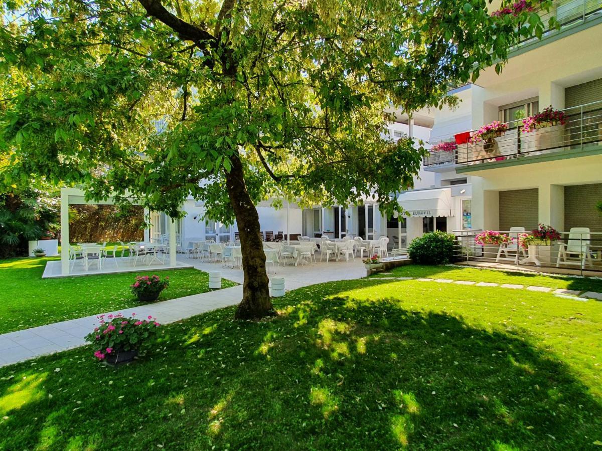 Hotel Eurovil Garni Lignano Sabbiadoro Eksteriør bilde