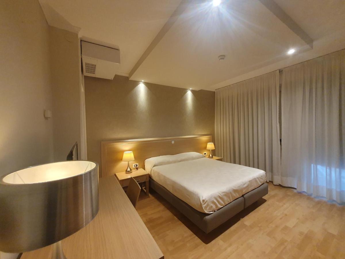 Hotel Eurovil Garni Lignano Sabbiadoro Eksteriør bilde