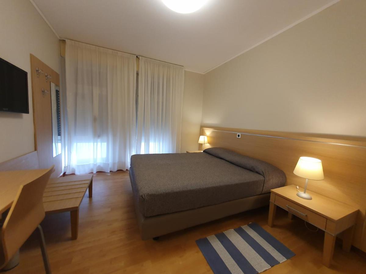 Hotel Eurovil Garni Lignano Sabbiadoro Eksteriør bilde
