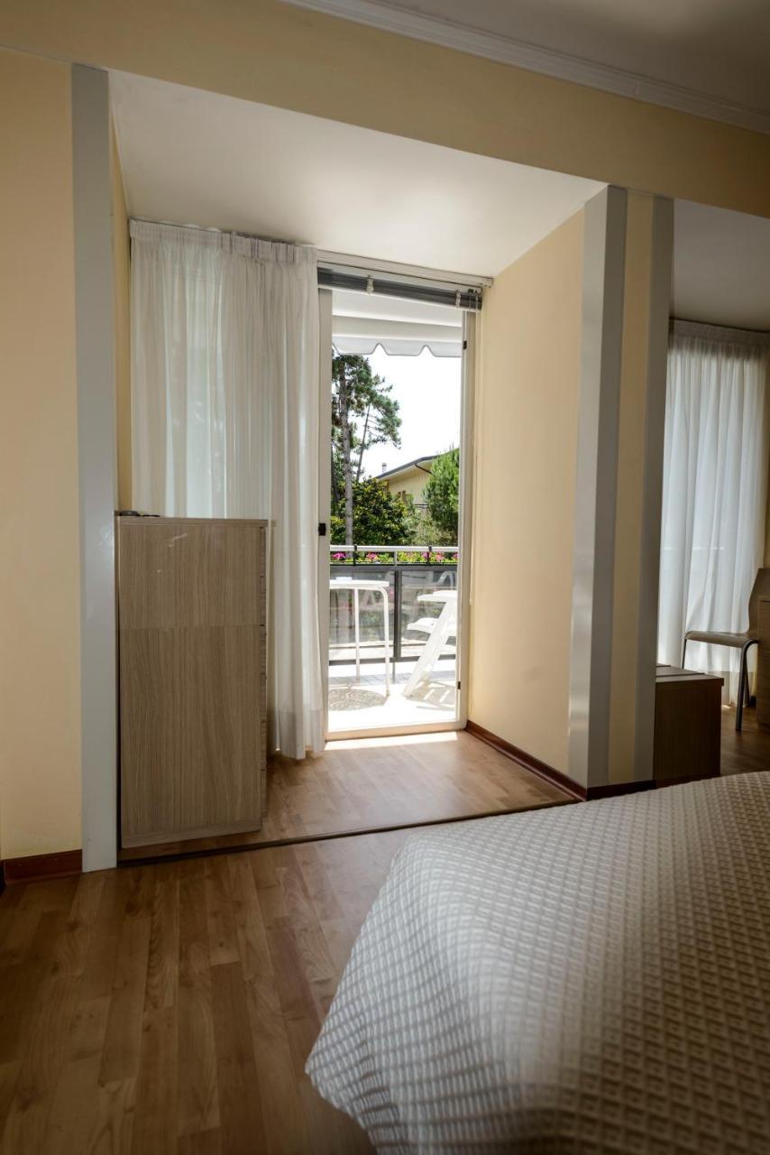 Hotel Eurovil Garni Lignano Sabbiadoro Eksteriør bilde