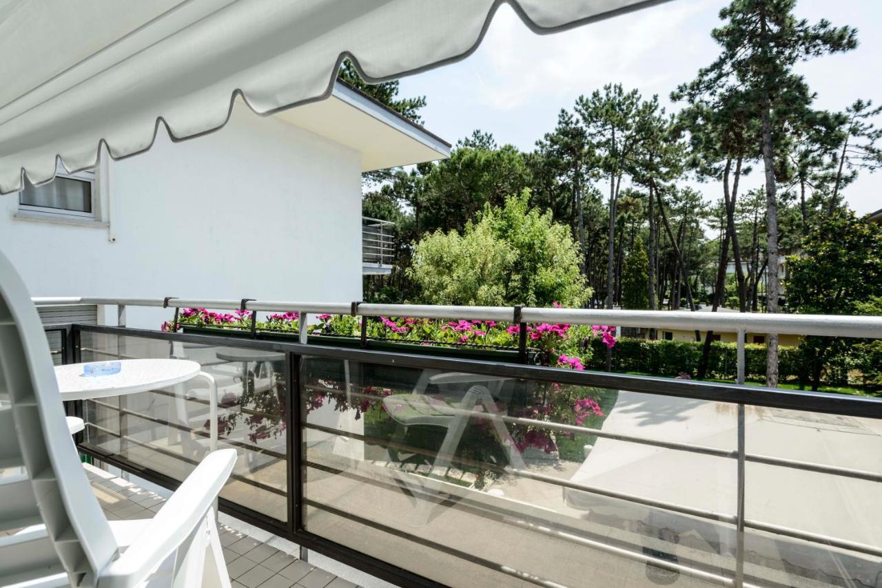 Hotel Eurovil Garni Lignano Sabbiadoro Eksteriør bilde
