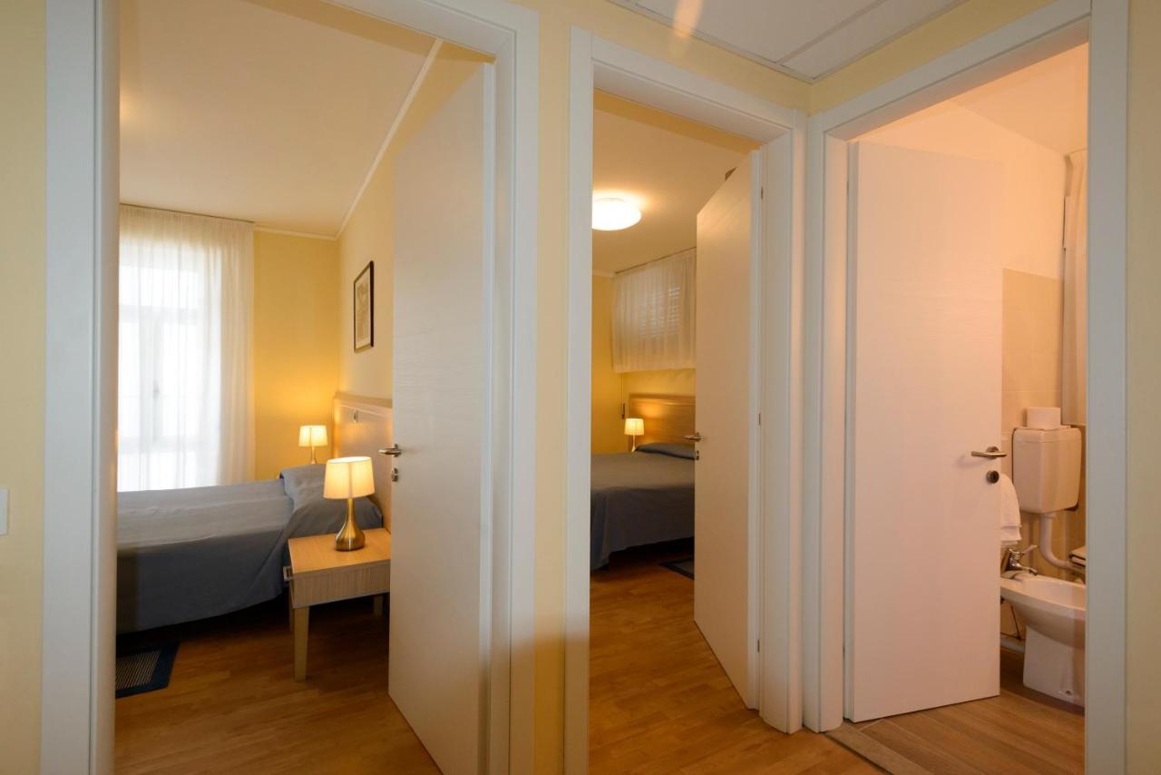Hotel Eurovil Garni Lignano Sabbiadoro Eksteriør bilde